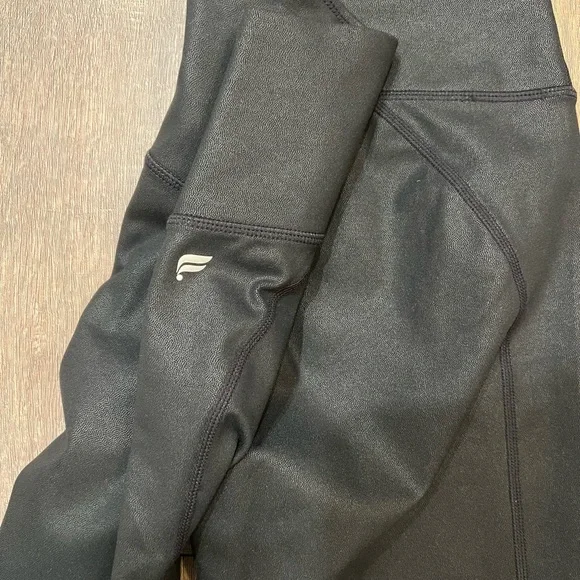 Fabletics High-Waisted Iridescent Luxe Leggings Size Large (Black) - Picture 6 of 11